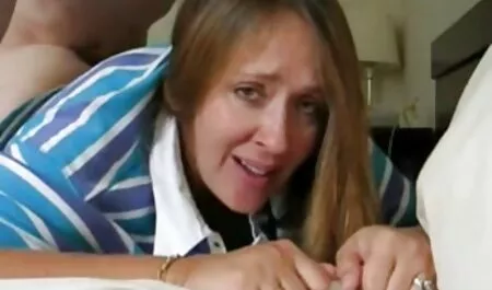 یک معشوق با یک خروس بزرگ آرزوی داشتن یک زن شهوت انگیز در آشپزخانه را در پوزهای مختلف دارد سکسپیرزن چاق