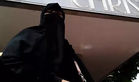 زن سیاه با الاغ بزرگ نظم را به خانه می آورد و خودش را به معشوق سفید فیلم سکس با چاق در مهبل می دهد