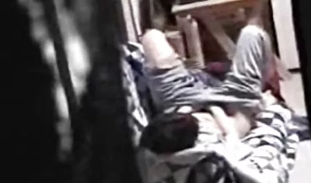 مادر در جوراب ساق بلند ماهی پسران را قبل از رابطه جنسی دانلودسکس زن چاق گروه می خورد