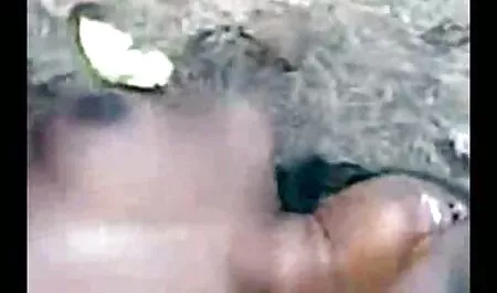 جوجه فیلم سکسی عربی چاق برنزه شده مقعد خود را روی دوربین می کشد