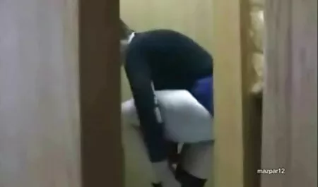 رابطه جنسی با یک مرد در کلیپ سکسی زن چاق دوربین.