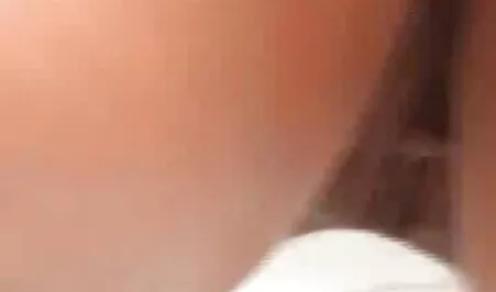 لیلی شلوغ خودش فلم سکس چاق را به ارگاسم می آورد.