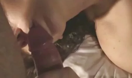 نماینده لیلا لندن سینه های واقعی در اتومبیل می زند و سوراخ های خود فیلم سکس با زن چاق را در فضا پاره می کند