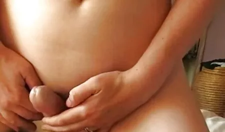 Mature Rain Fox یک خروس جوان را در گربه کار خود گیر داد و فیلم سکسی زنان خیلی چاق روی صورت گای نشست