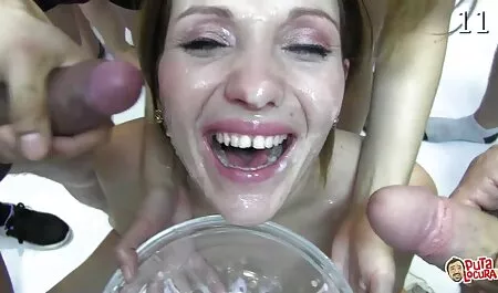 به زنانسکسی چاق دهانش داد و در حمام لعنتی.