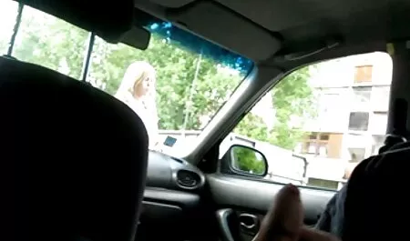 دختر زیبای اسپانیایی پس از کیر شدن با بیماری سرطان ، روی پورنچاق تخت فاش شد
